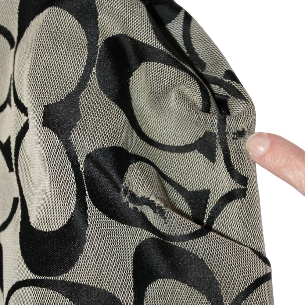 COACH Signature Shoulder Bag, Handbag Purse, Adjustable Strap, Hobo Style F15067 - Picture 4 of 11